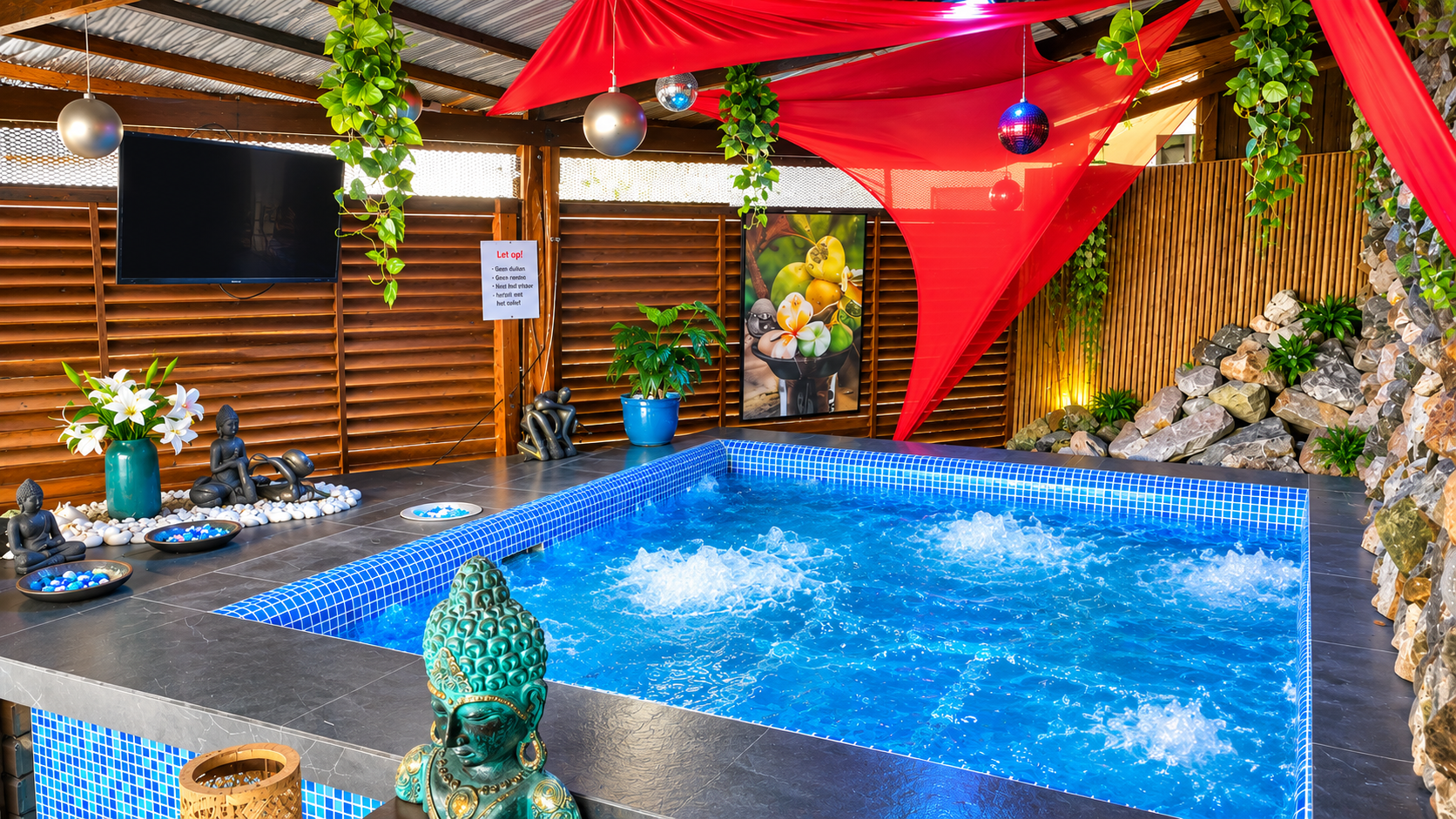 The bubbling private jacuzzi at Lotus Spa